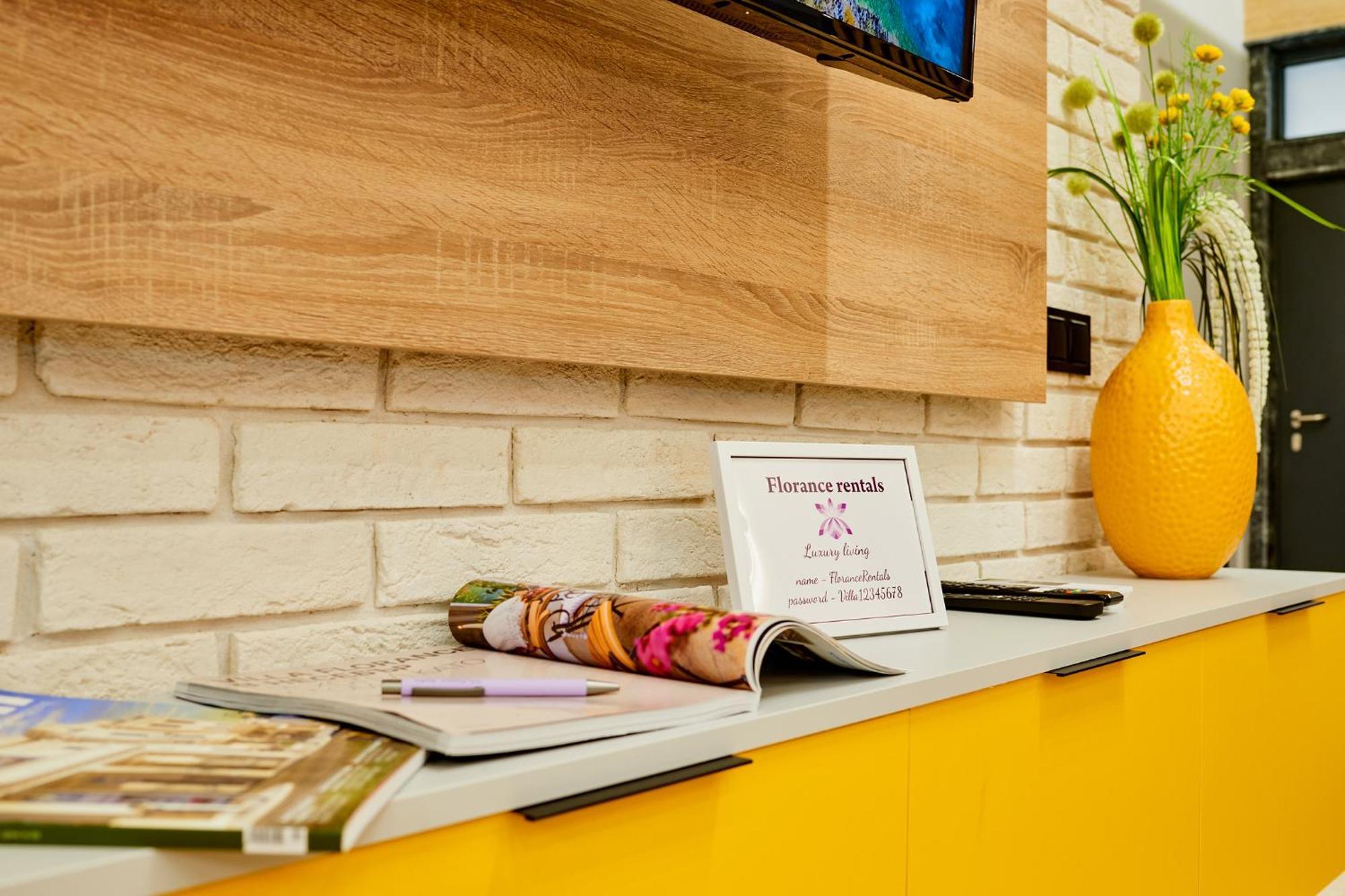 Florance Rentals Luxury Apartments In בורגאס מראה חיצוני תמונה