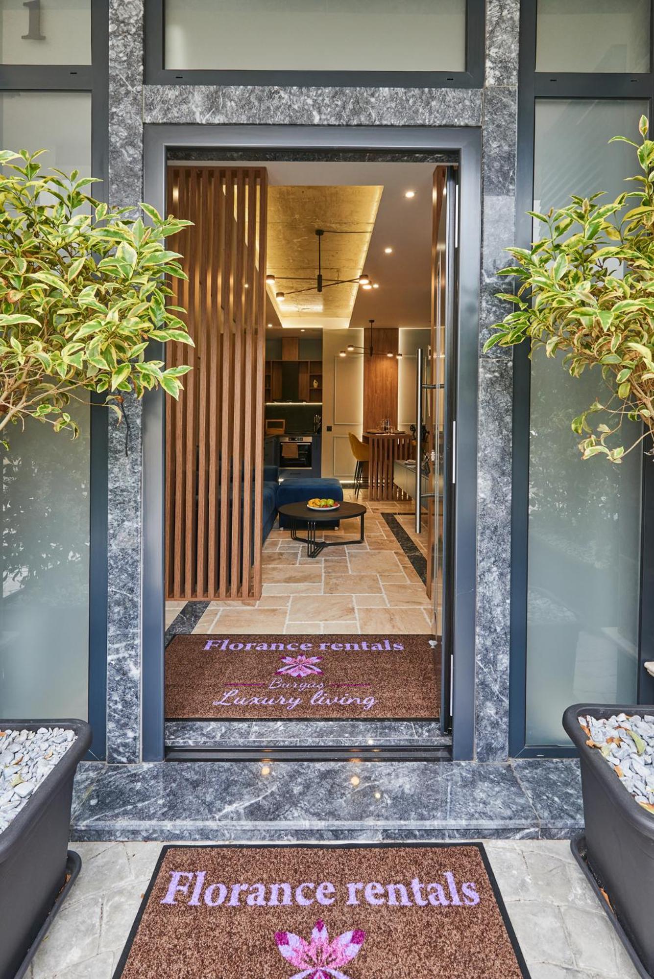 Florance Rentals Luxury Apartments In בורגאס מראה חיצוני תמונה